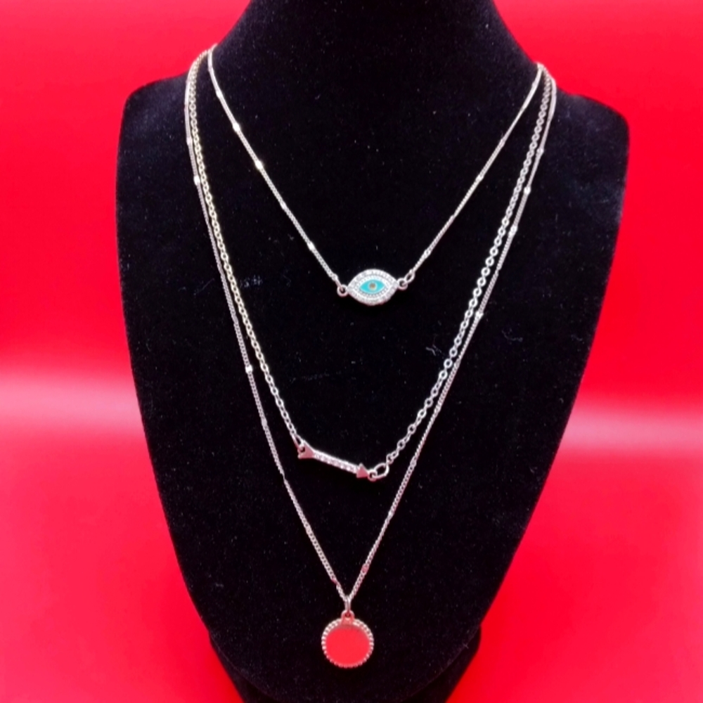 Three strand necklace